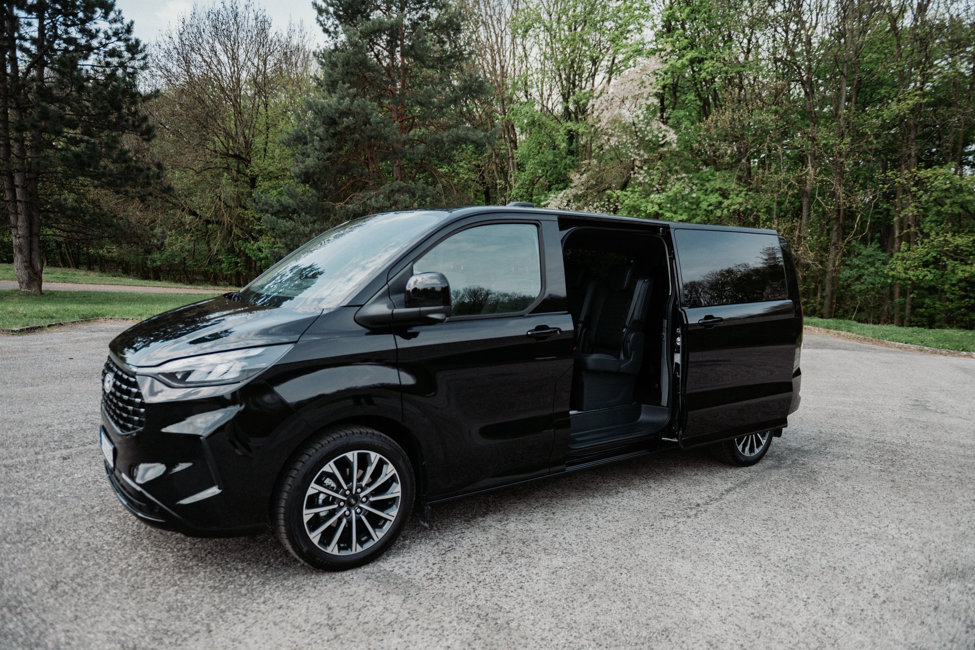 Ford Tourneo Custom - prenájom dodávky SimplyService